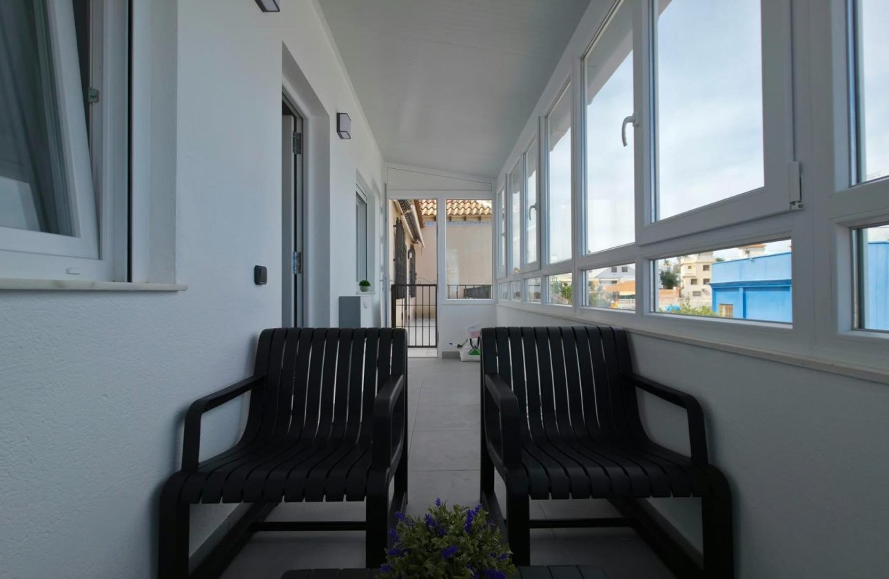 Resale - Bungalow -
Torrevieja - Zona Los Frutales