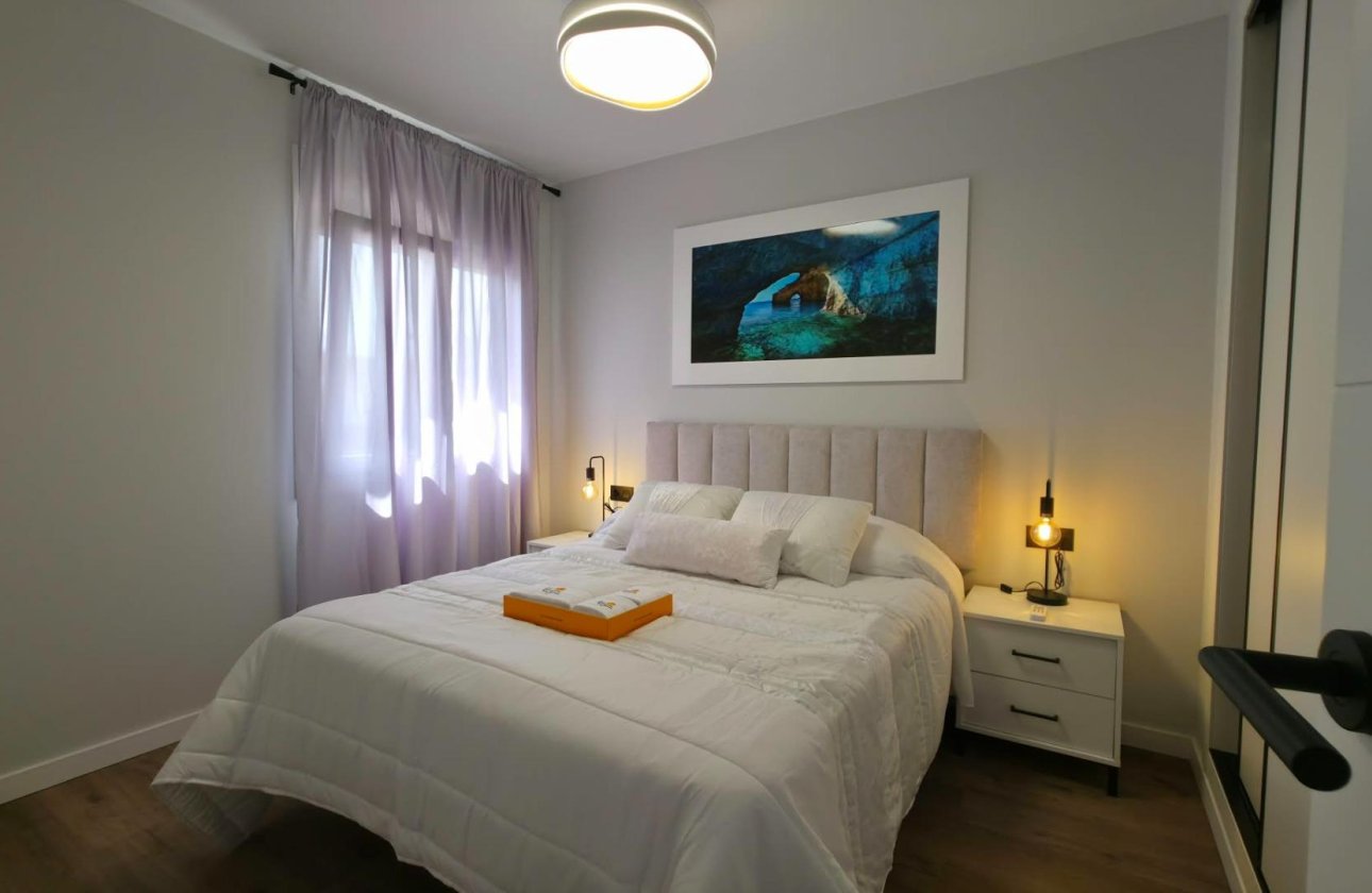 Resale - Bungalow -
Torrevieja - Zona Los Frutales
