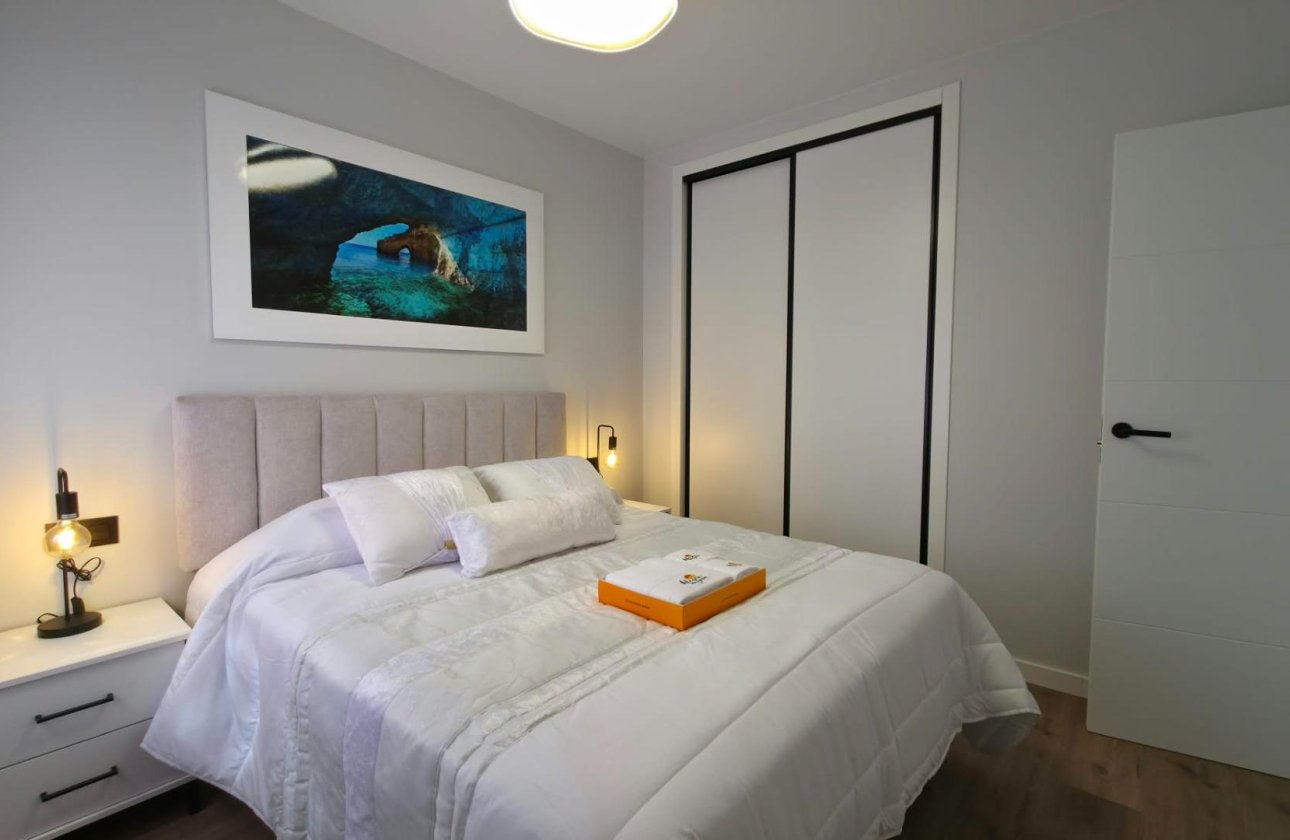 Resale - Bungalow -
Torrevieja - Zona Los Frutales