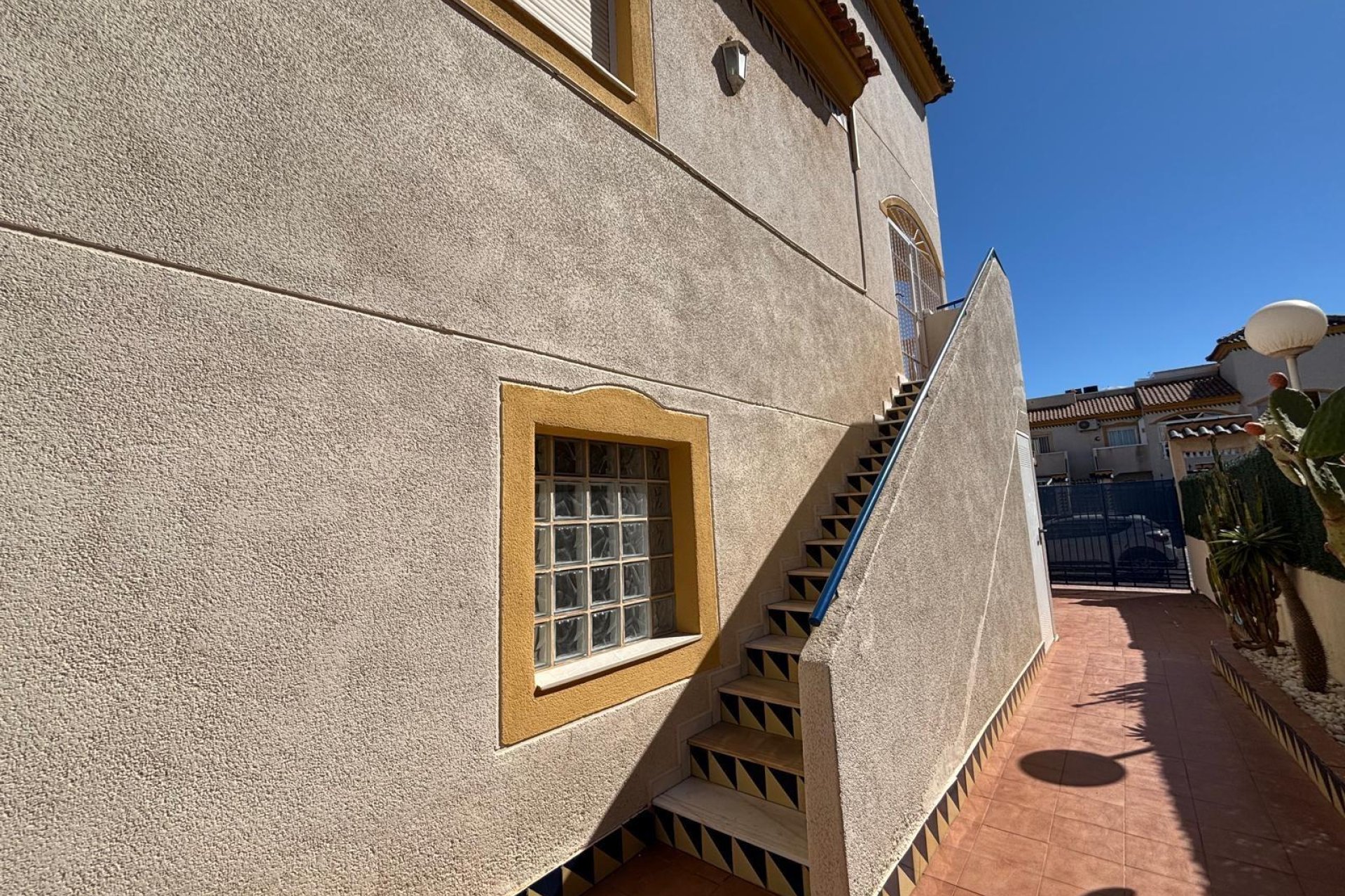 Resale - Bungalow -
Torrevieja