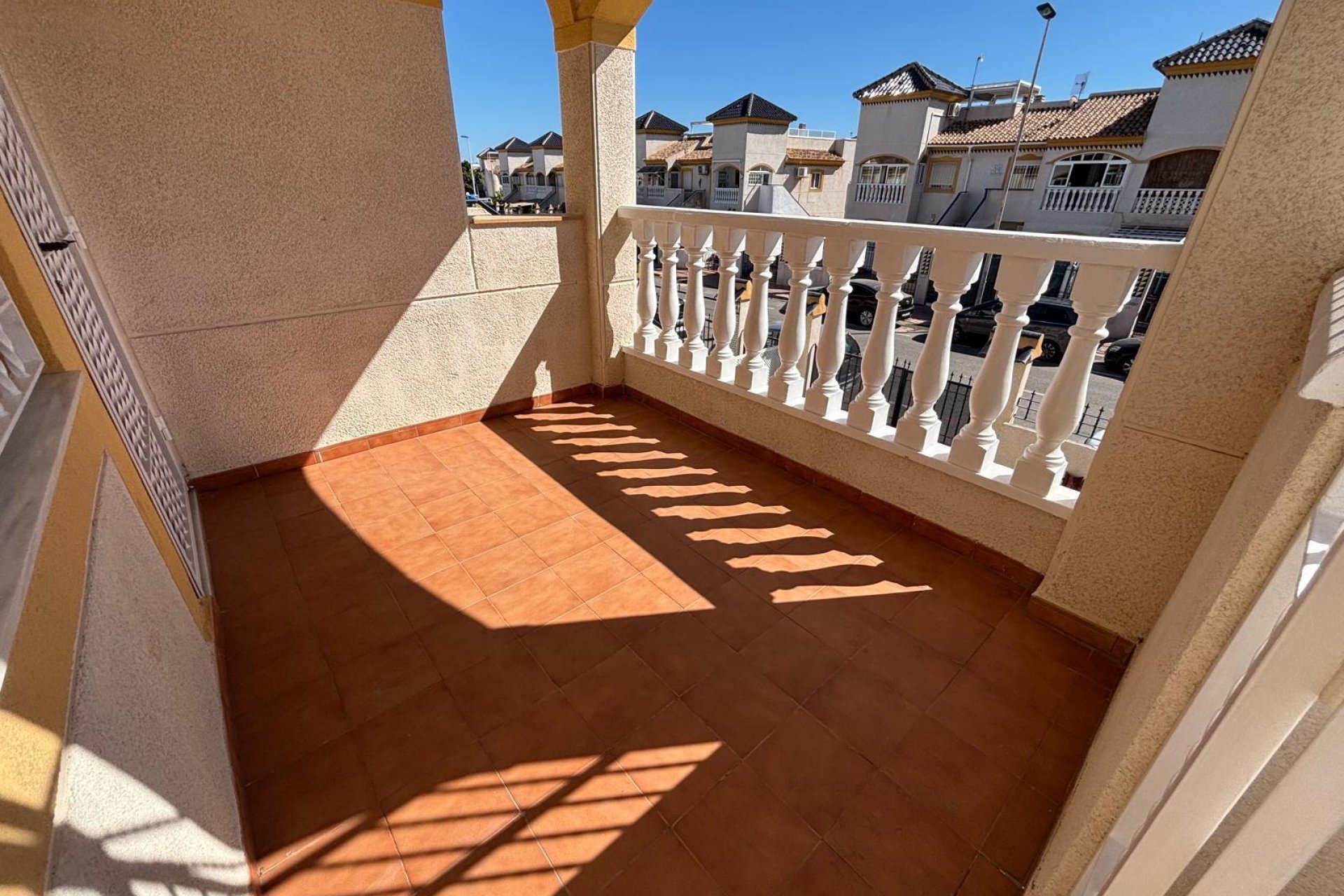 Resale - Bungalow -
Torrevieja