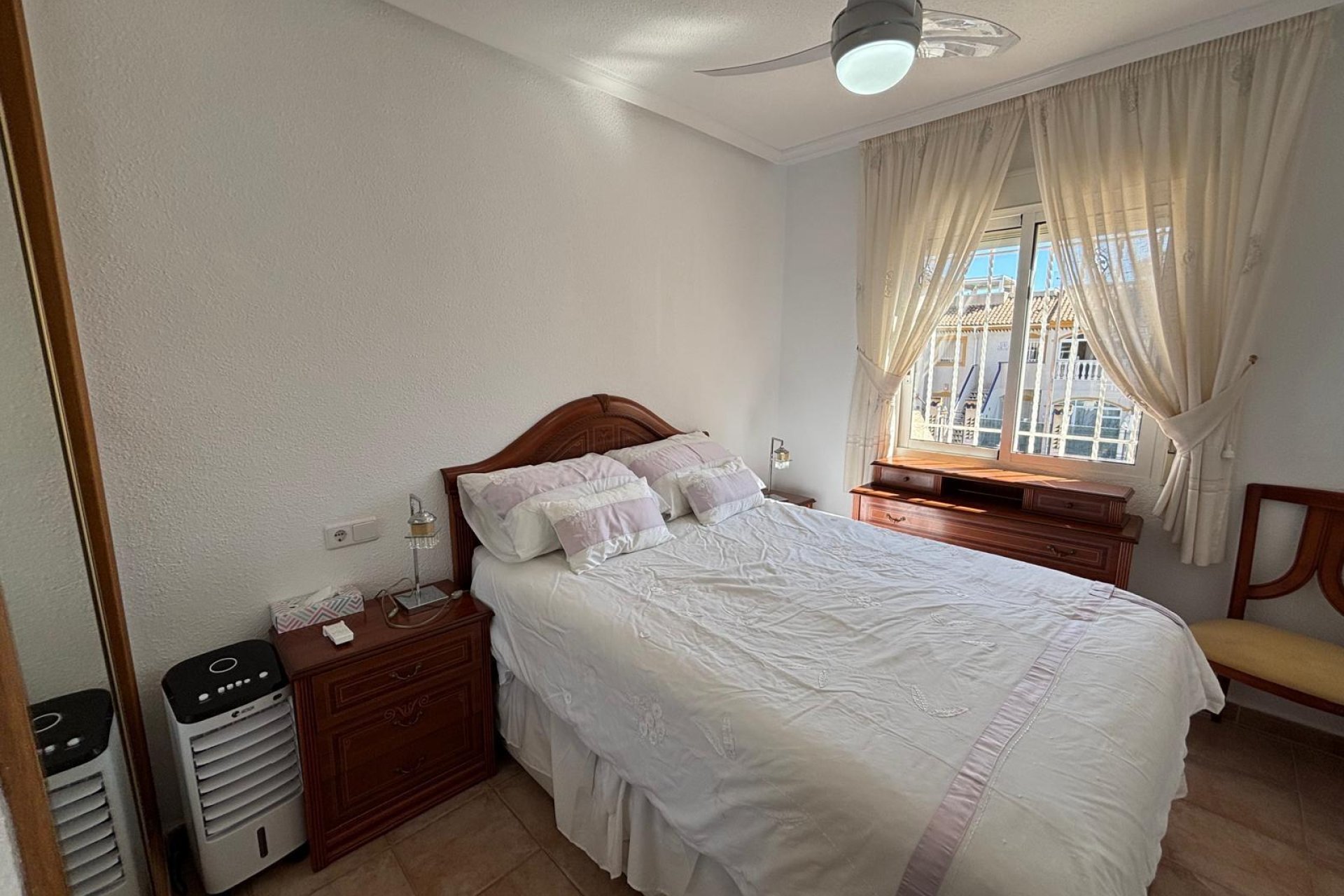Resale - Bungalow -
Torrevieja