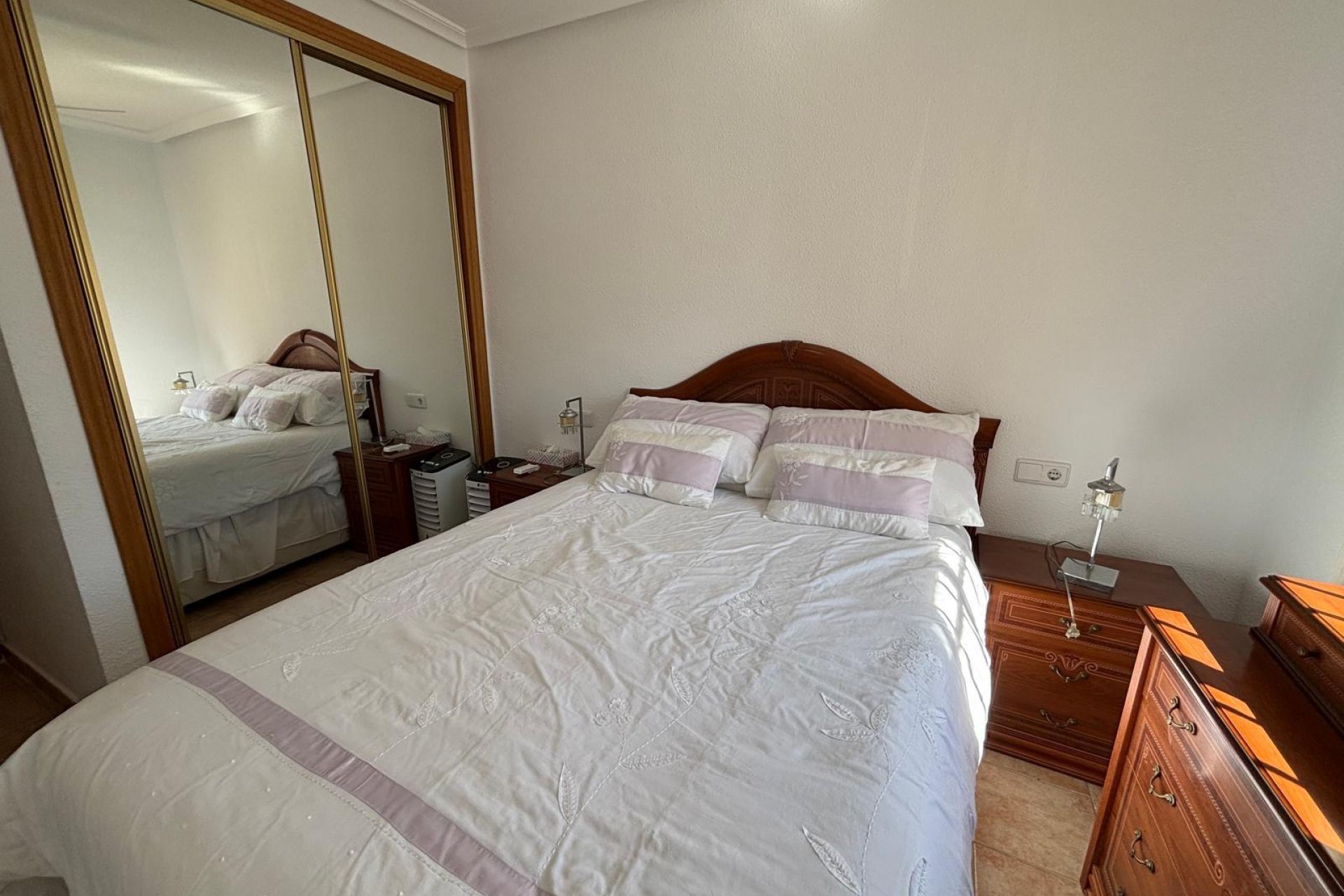 Resale - Bungalow -
Torrevieja