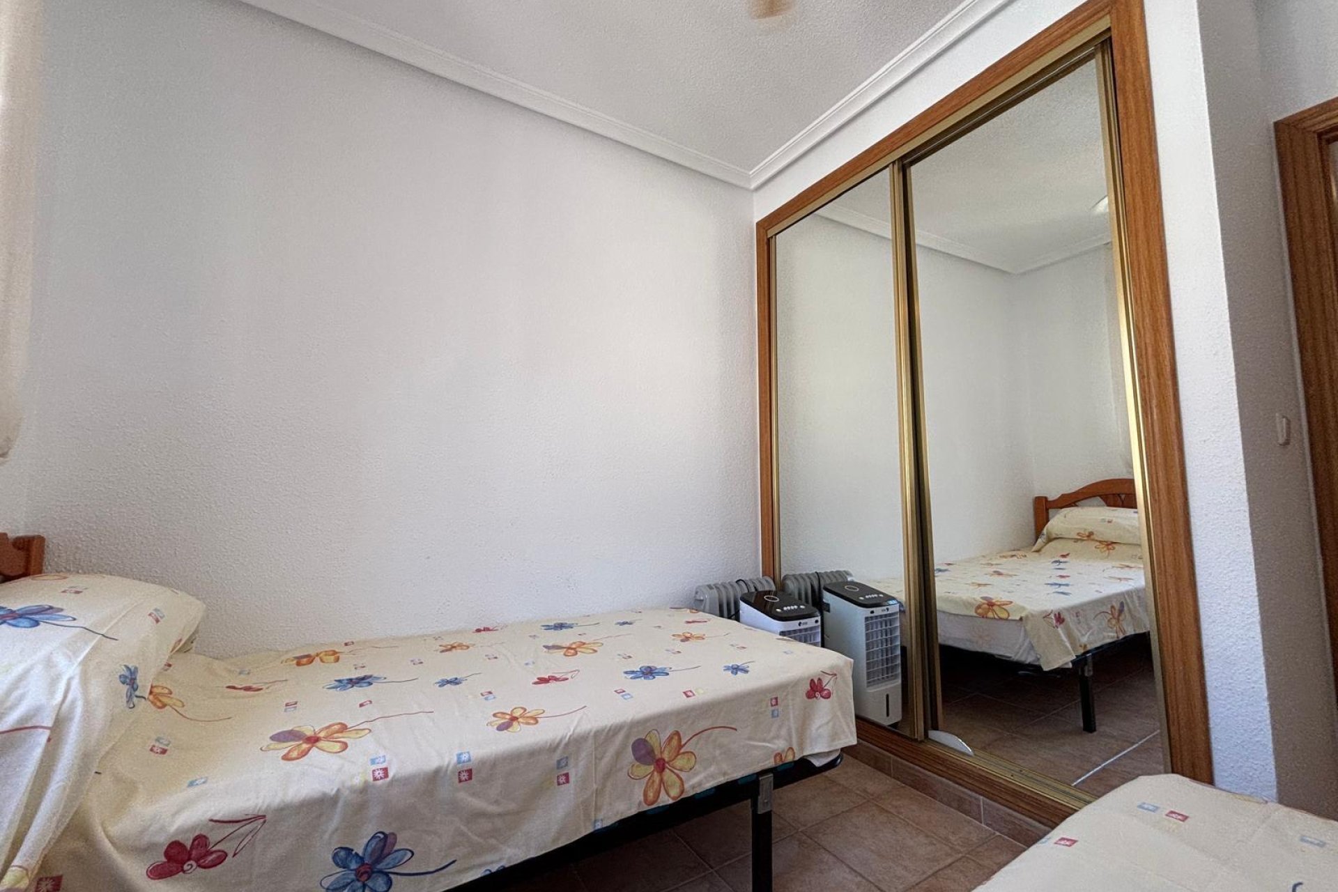 Resale - Bungalow -
Torrevieja