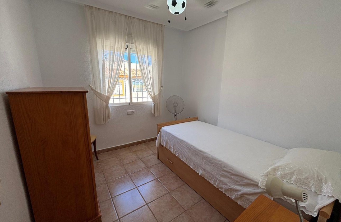 Resale - Bungalow -
Torrevieja