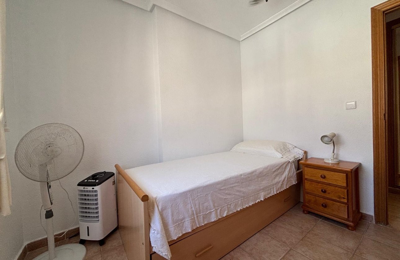 Resale - Bungalow -
Torrevieja