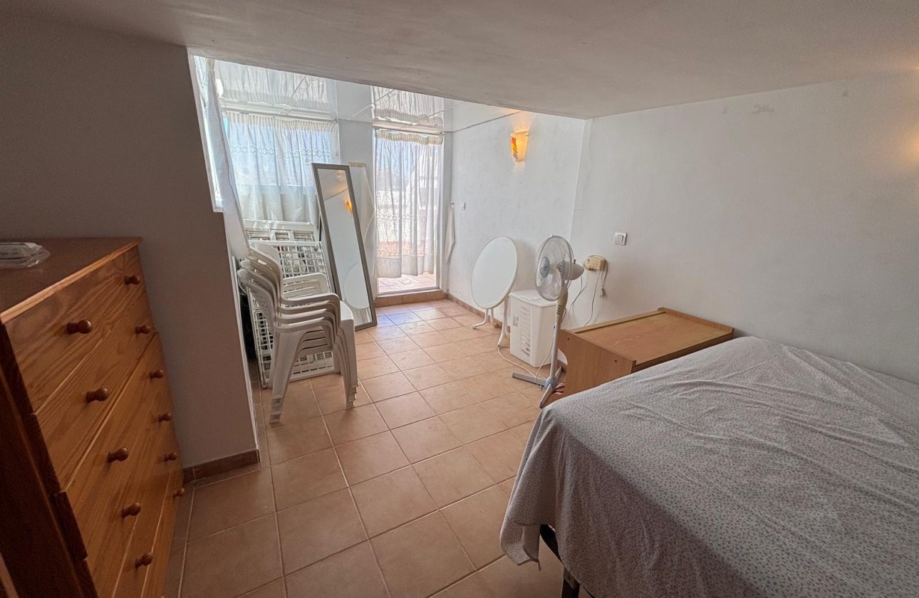 Resale - Bungalow -
Torrevieja