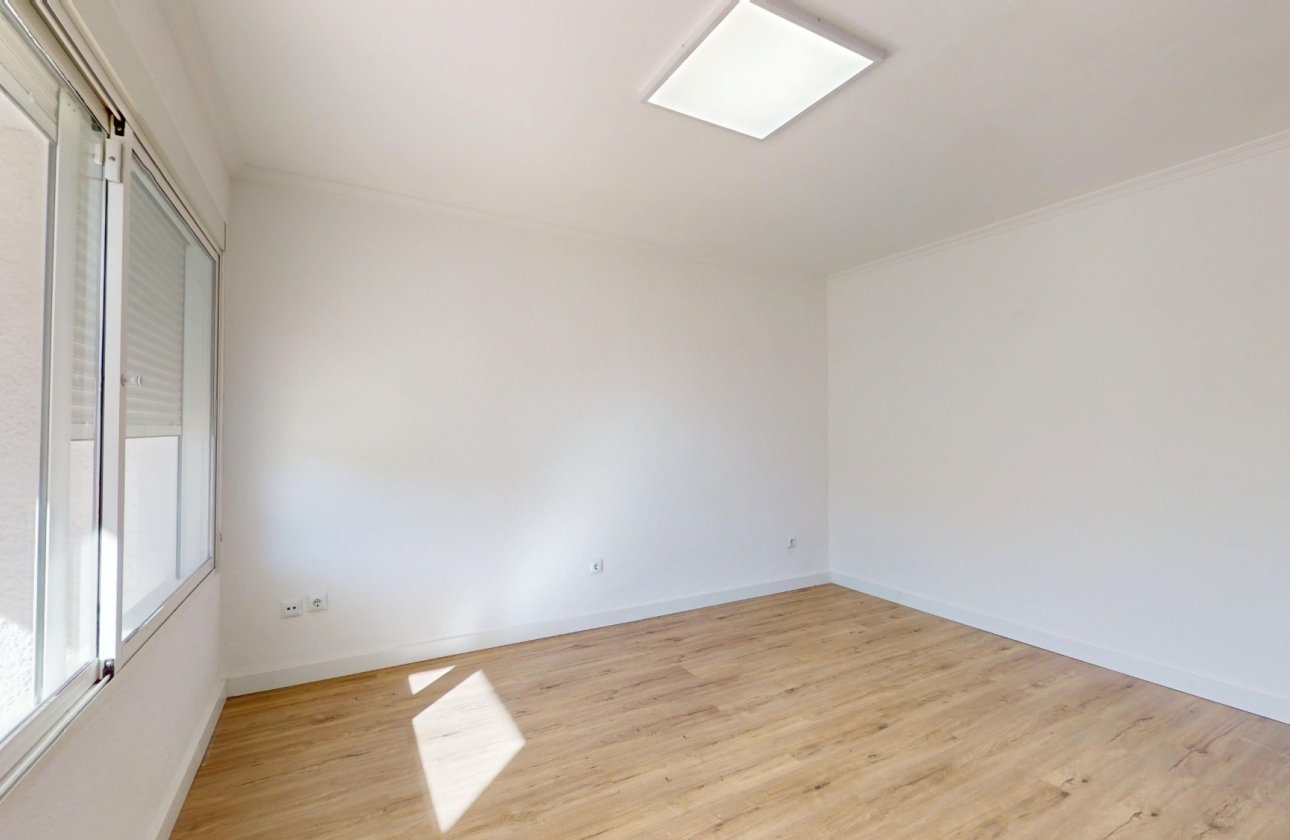 Resale - Bungalow -
Villamartin - Costa Blanca