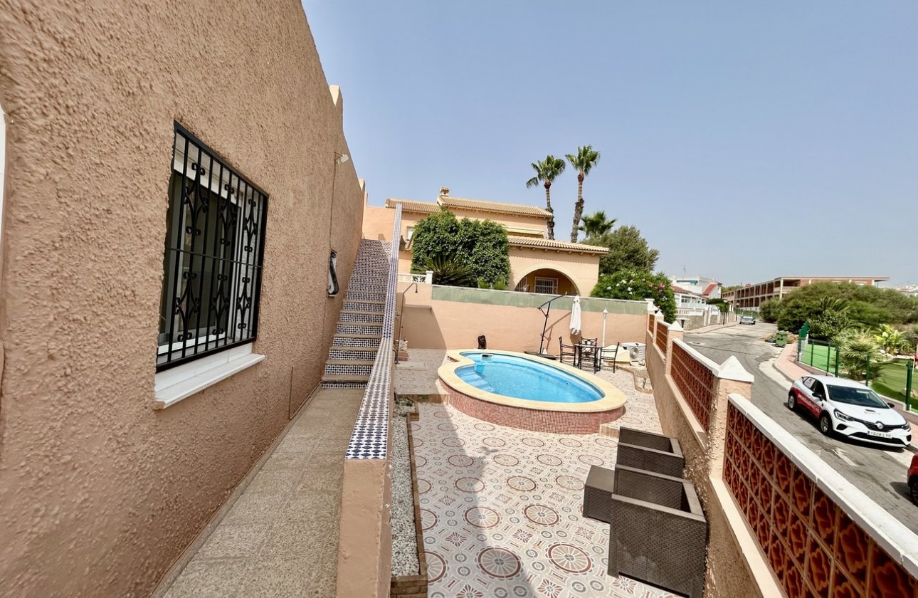 Resale - Bungalow -
Villamartin - Costa Blanca