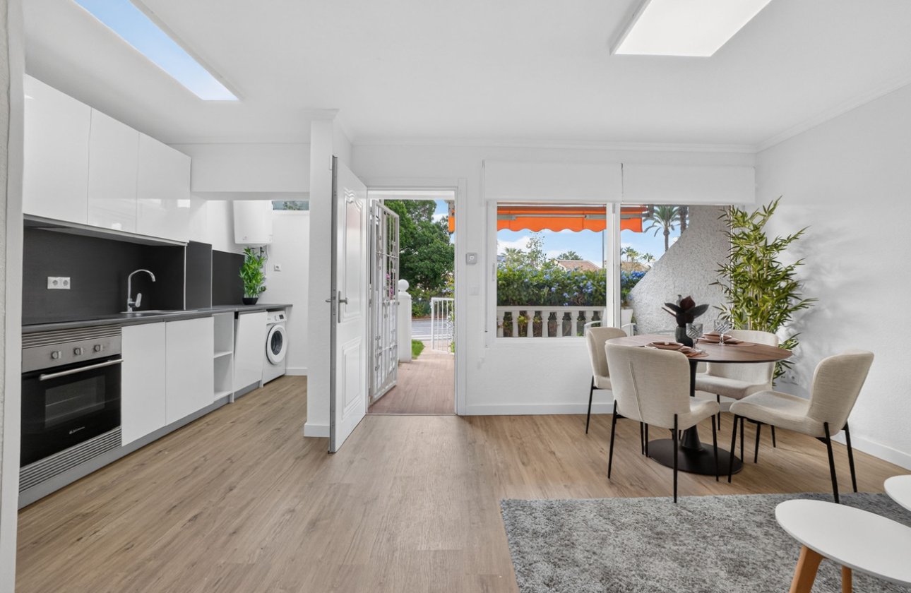 Resale - Bungalow -
Villamartin - Costa Blanca