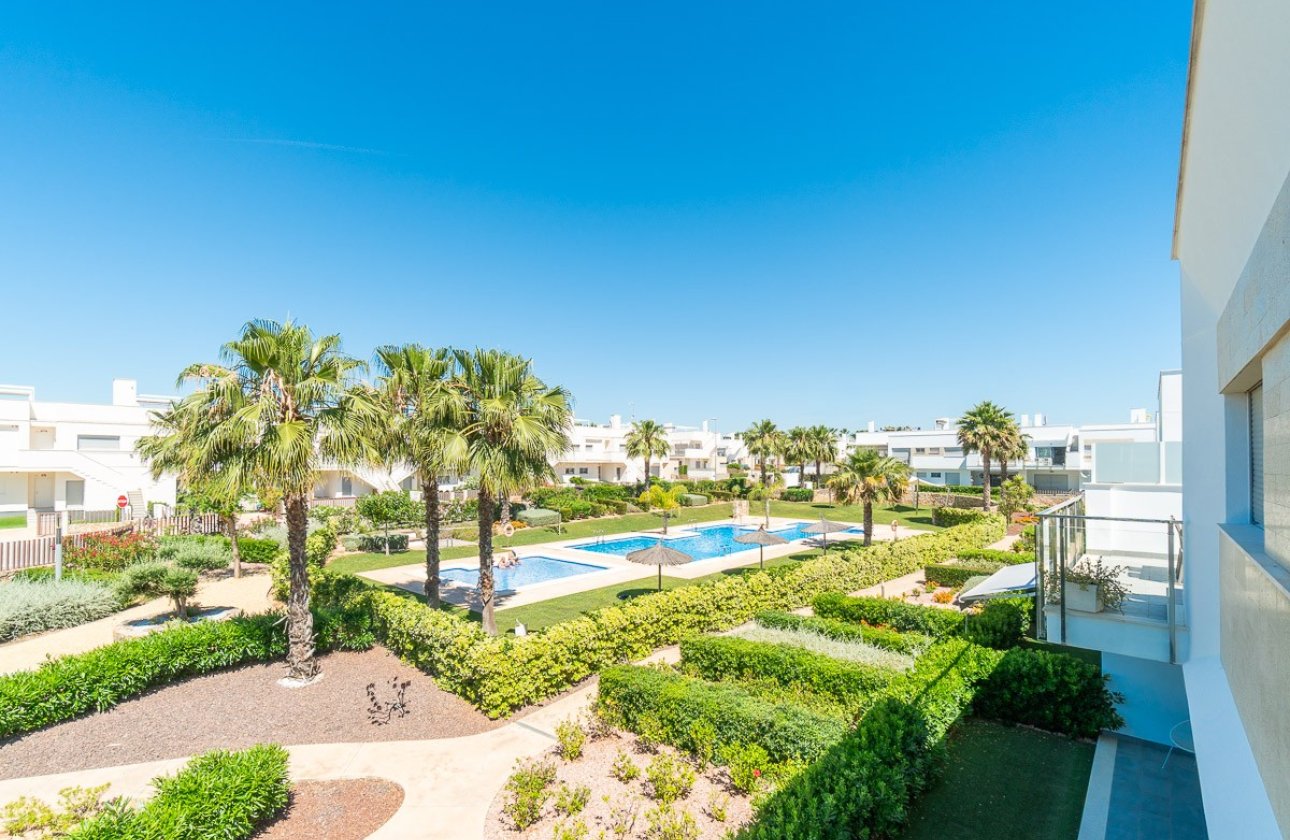 Resale - Bungalow -
Vistabella Golf Entre Naranjos - Inland