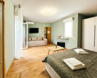 Resale - Commercial -
Torrevieja - Centro