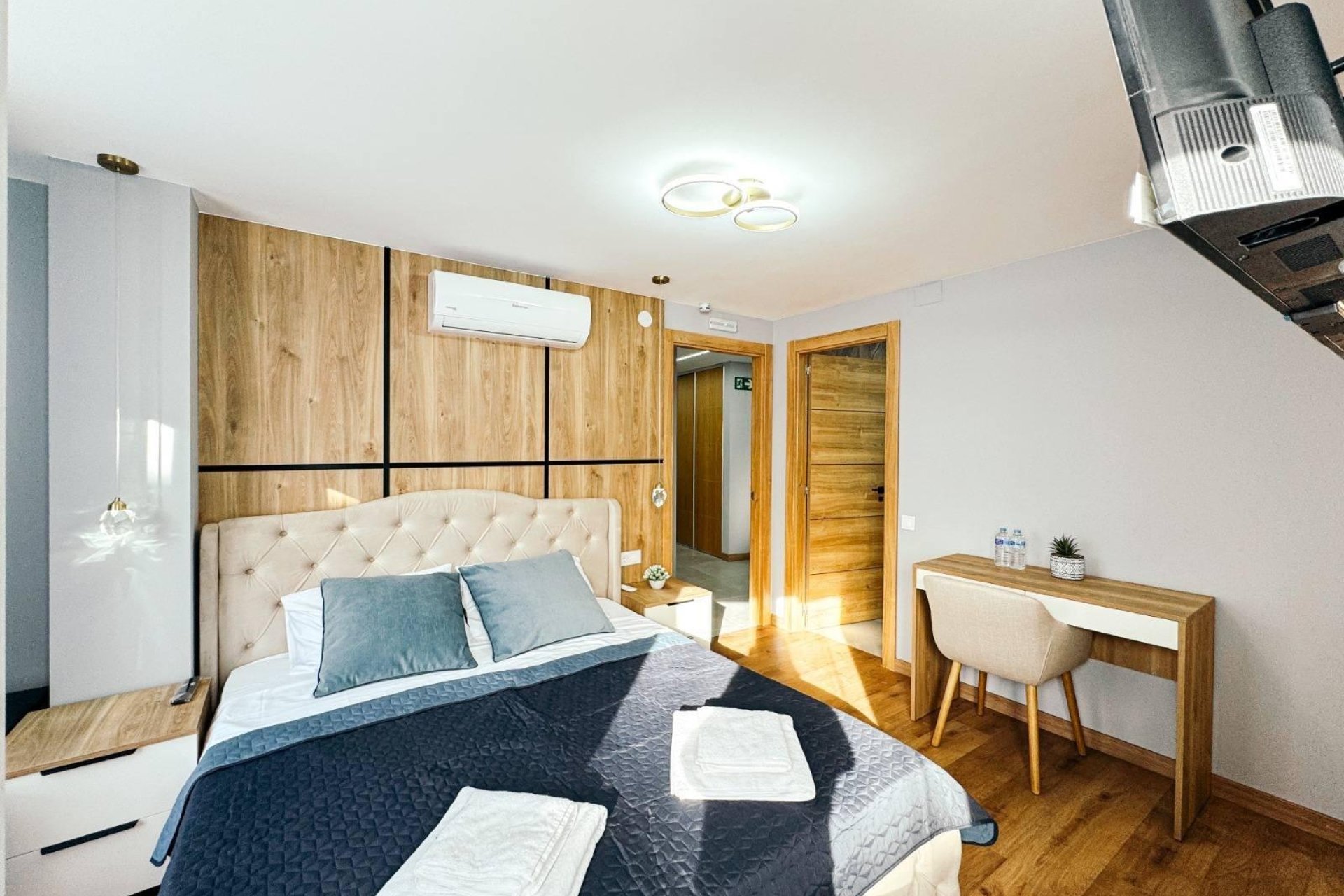 Resale - Commercial -
Torrevieja - Centro