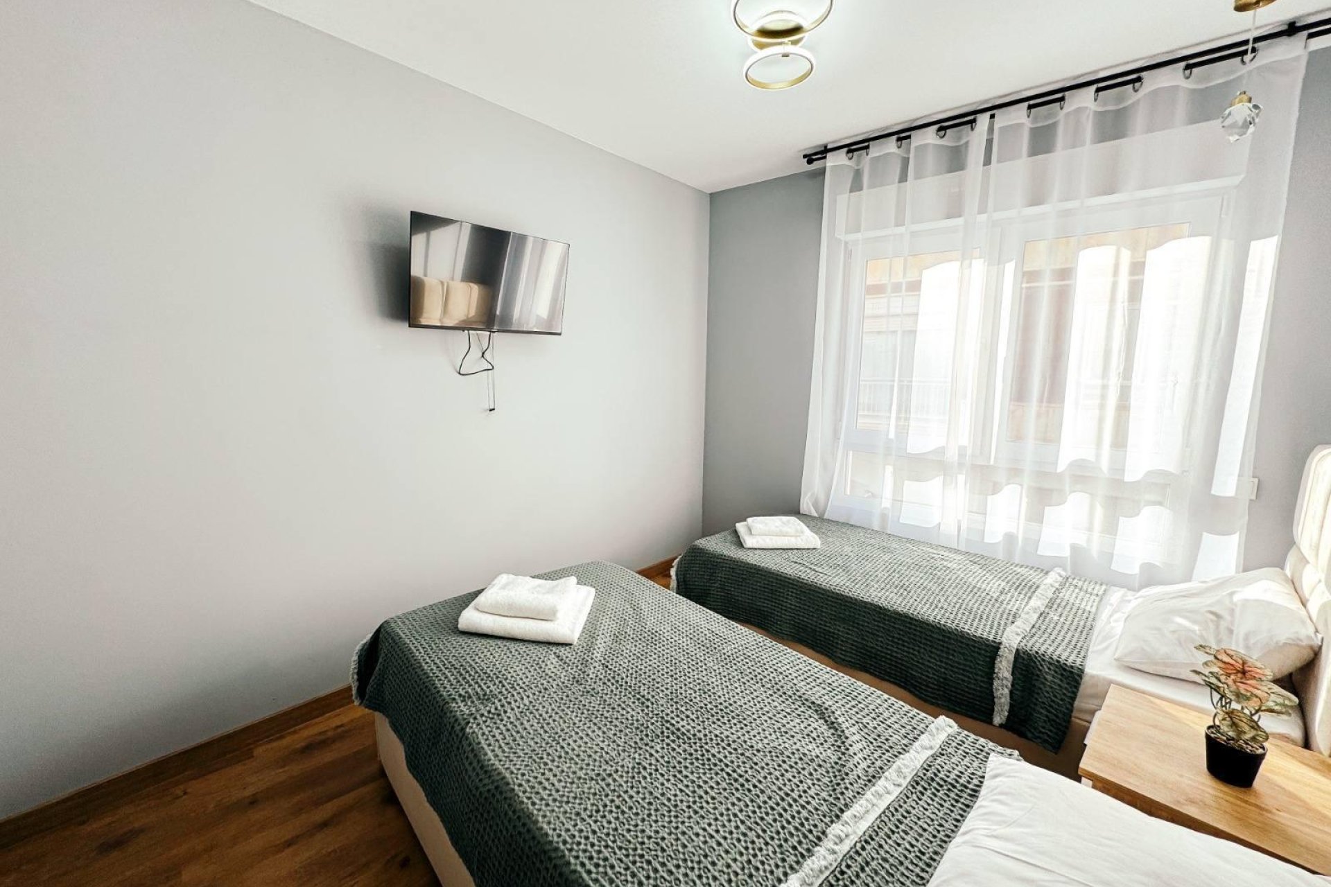 Resale - Commercial -
Torrevieja - Centro