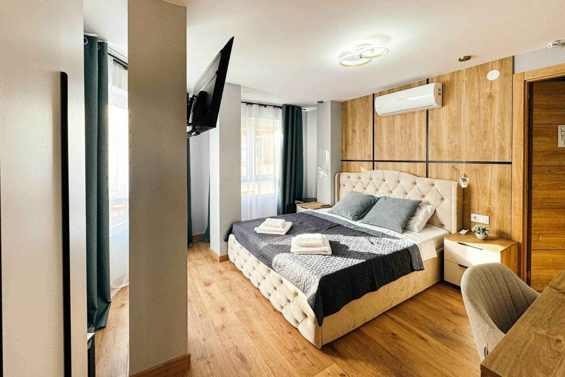 Resale - Commercial -
Torrevieja - Centro