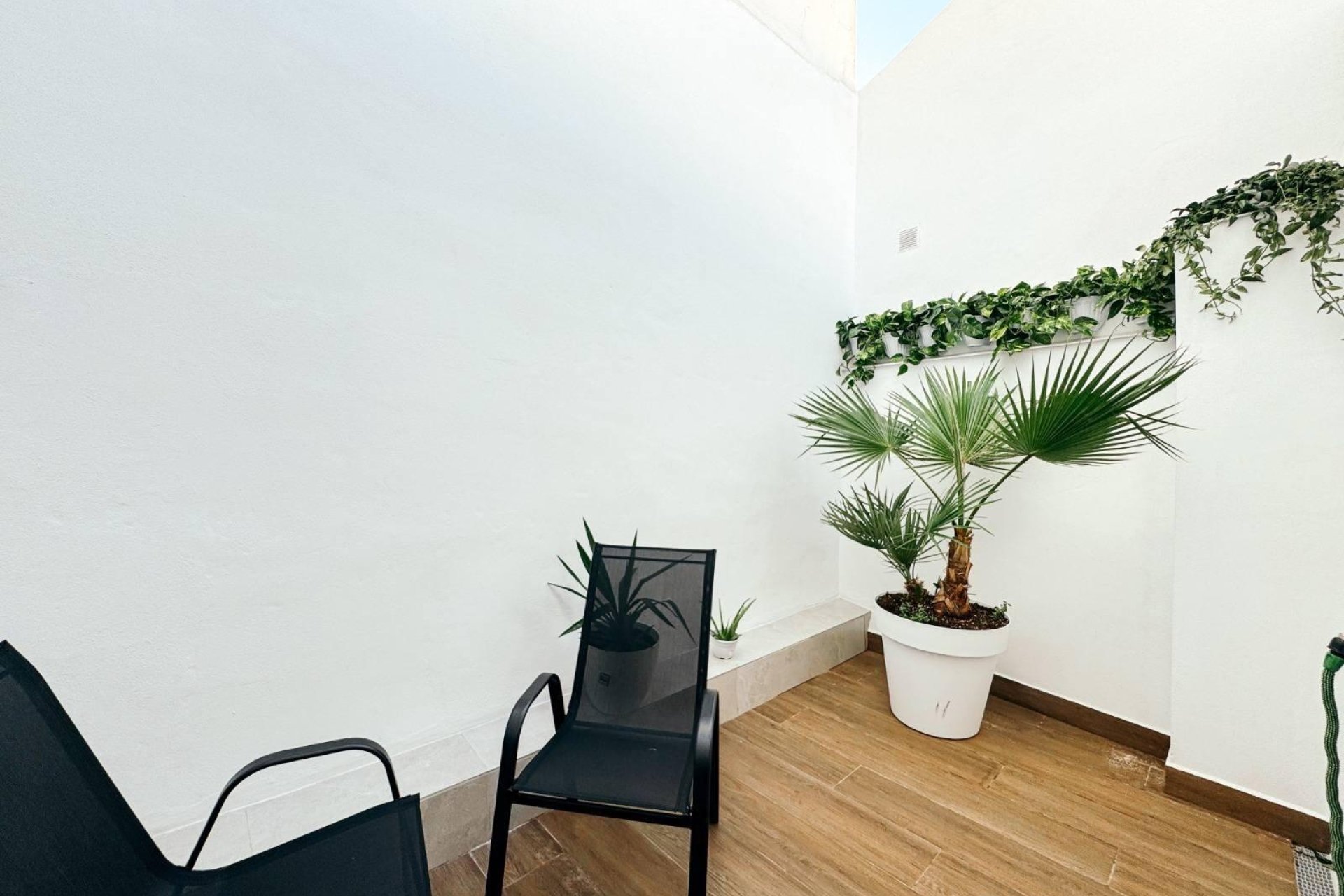 Resale - Commercial -
Torrevieja - Centro