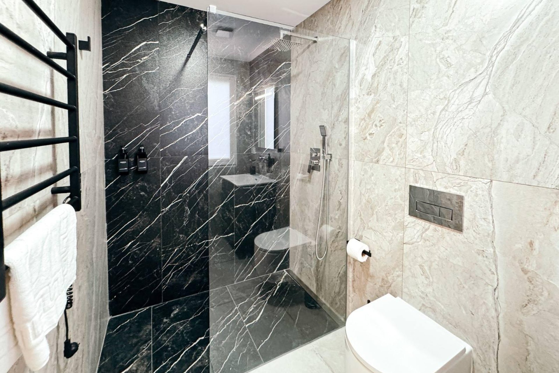 Resale - Commercial -
Torrevieja - Centro