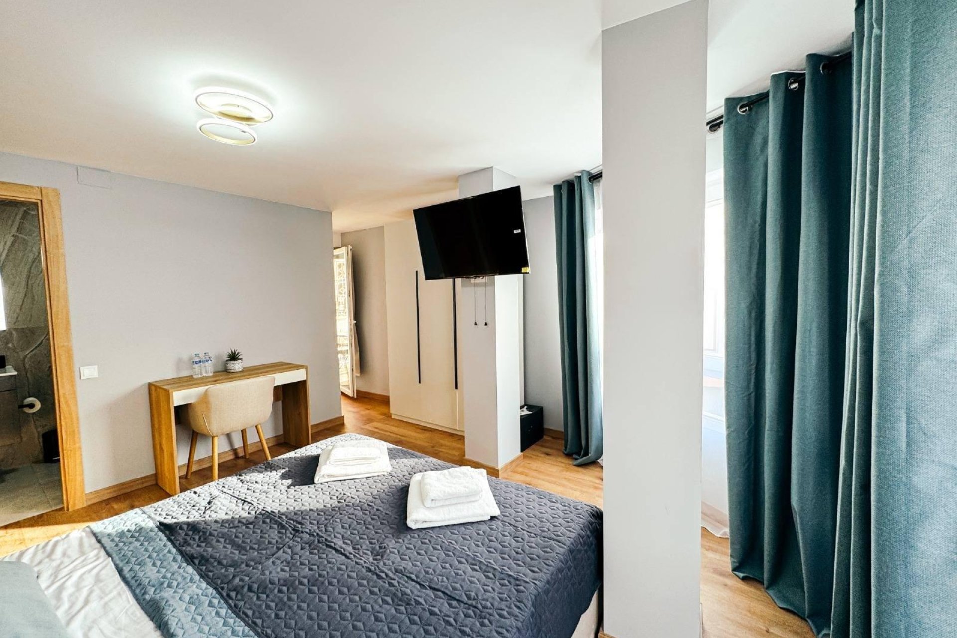 Resale - Commercial -
Torrevieja - Centro