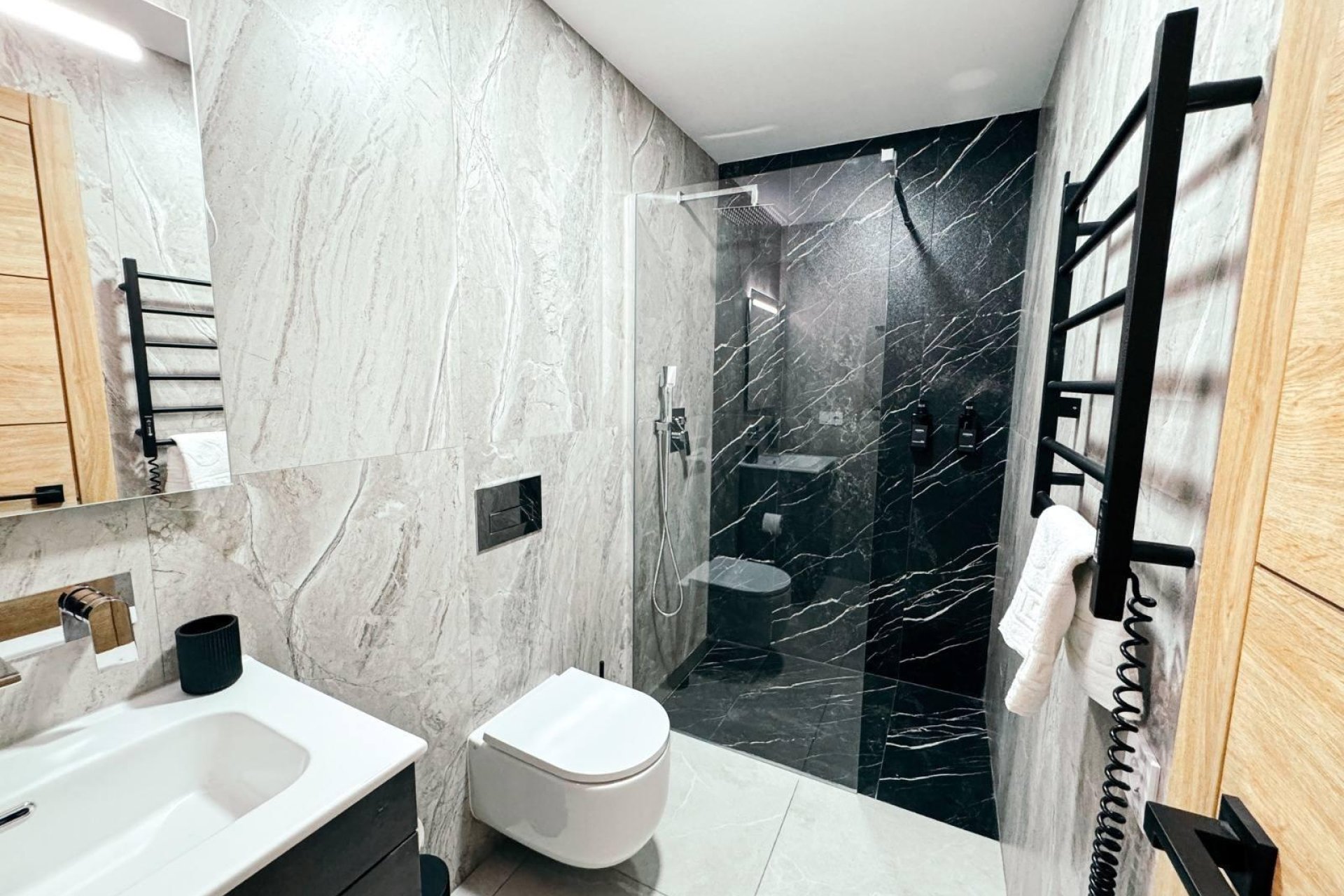 Resale - Commercial -
Torrevieja - Centro