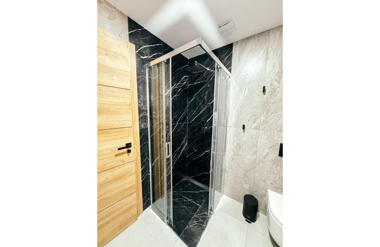 Resale - Commercial -
Torrevieja - Centro