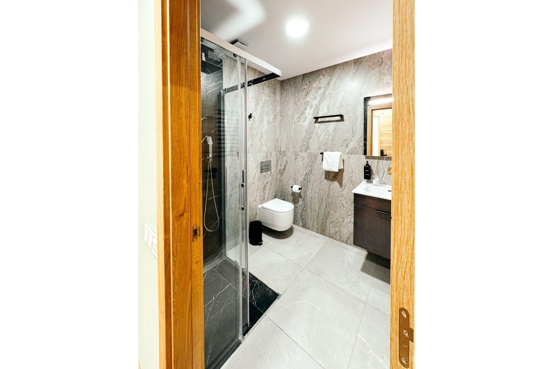 Resale - Commercial -
Torrevieja - Centro