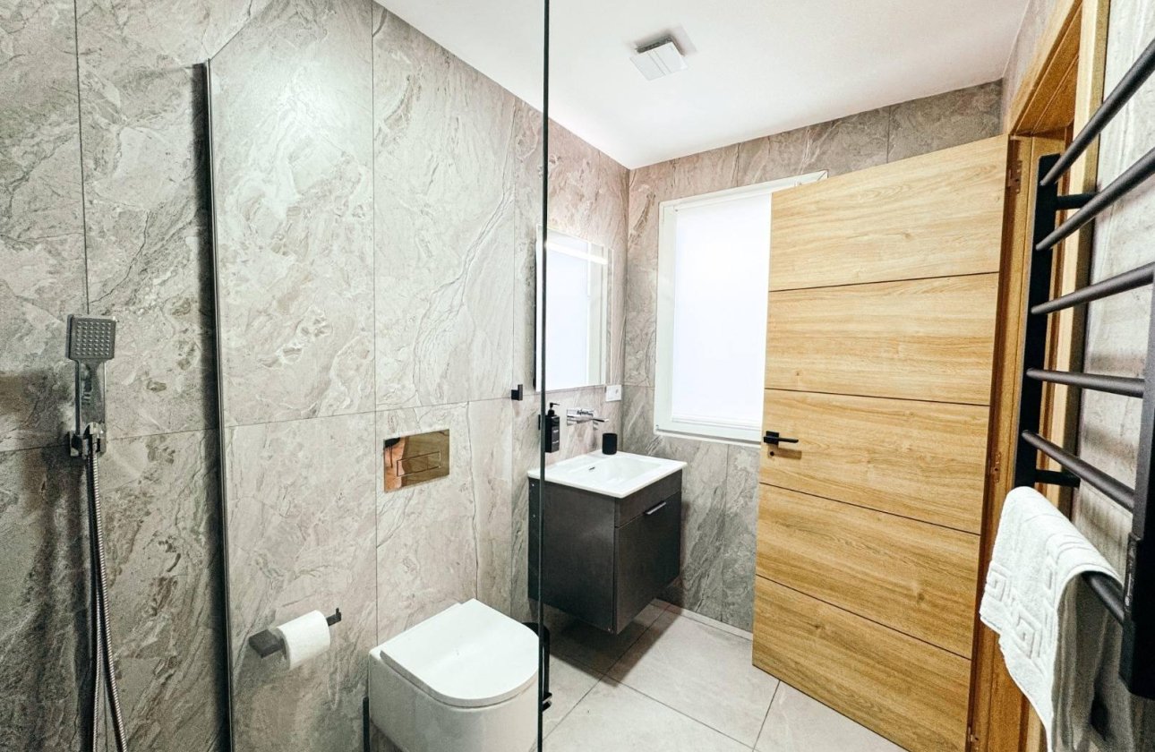 Resale - Commercial -
Torrevieja - Centro