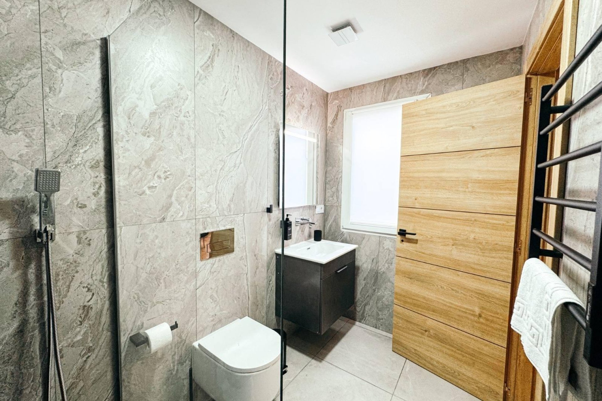 Resale - Commercial -
Torrevieja - Centro