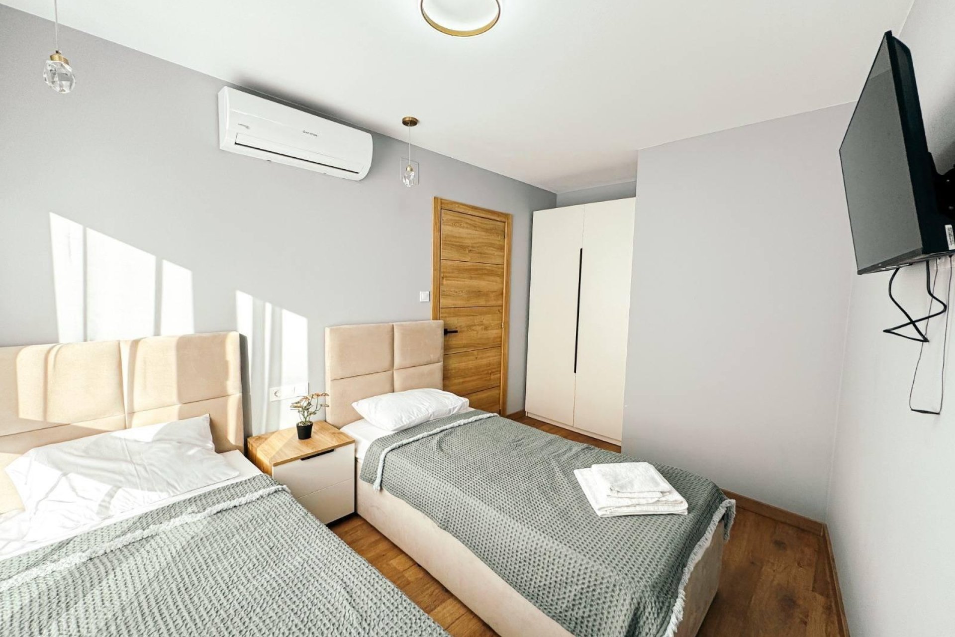 Resale - Commercial -
Torrevieja - Centro