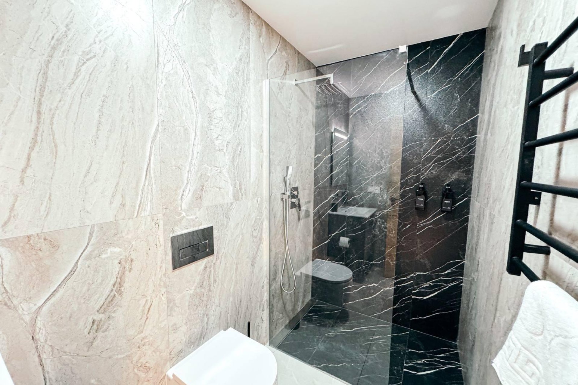 Resale - Commercial -
Torrevieja - Centro