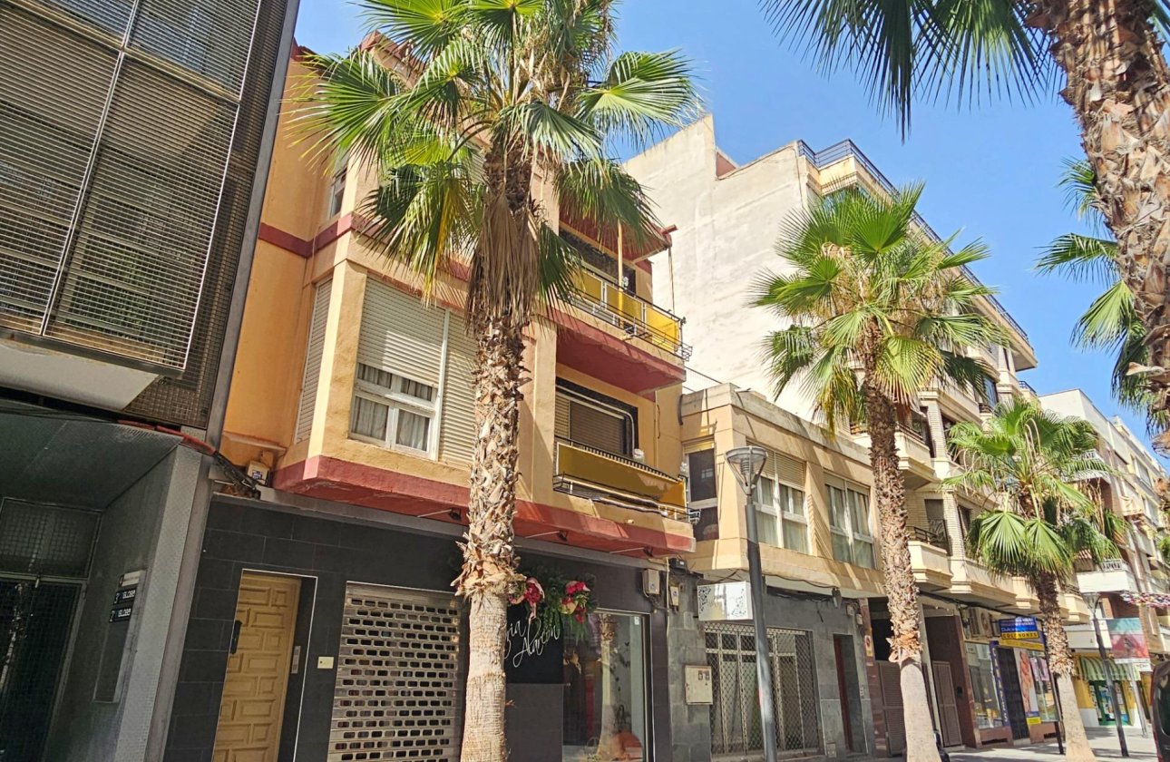 Resale - Commercial -
Torrevieja - Centro