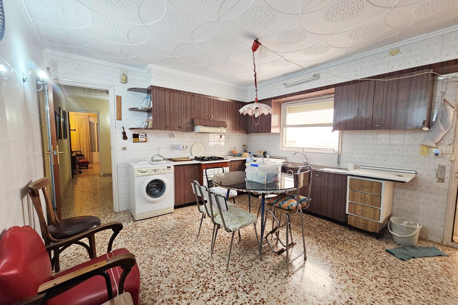 Resale - Commercial -
Torrevieja - Centro