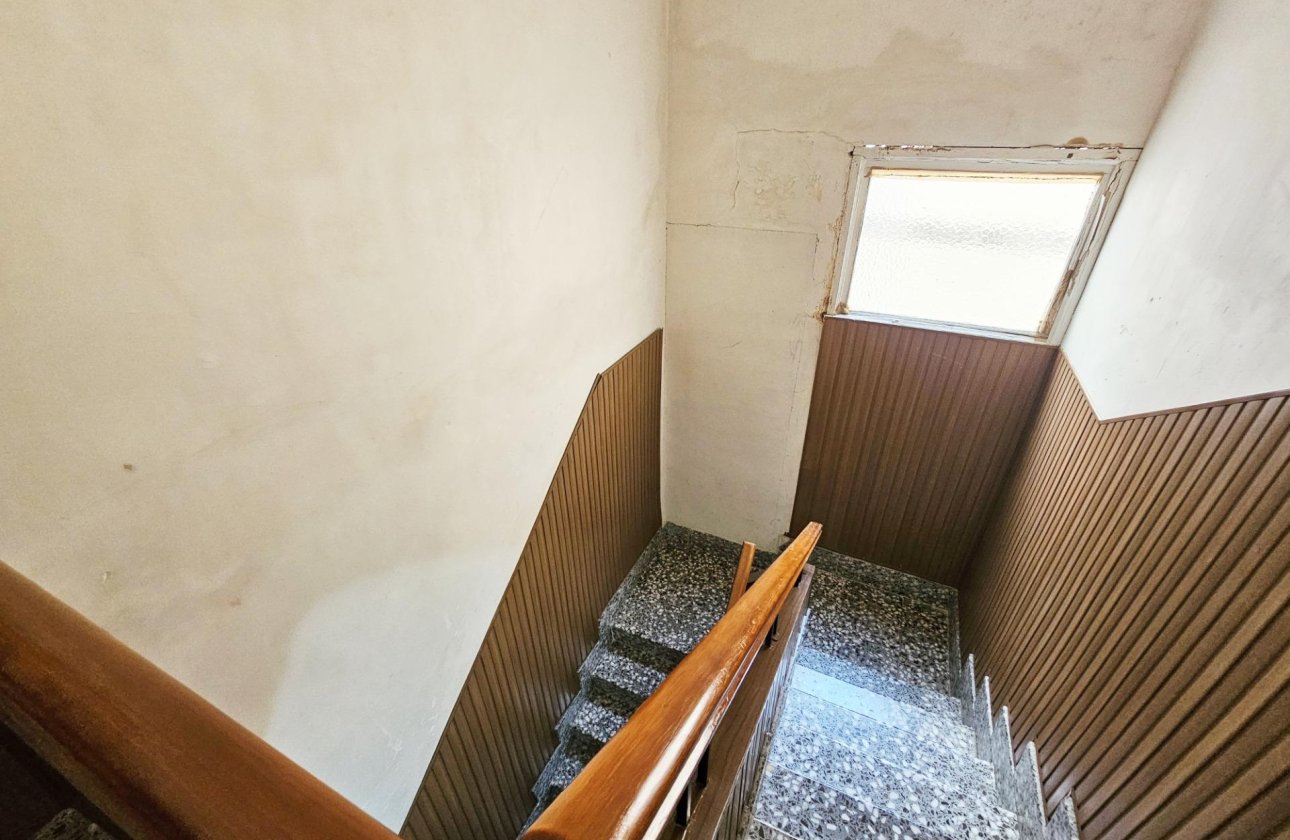 Resale - Commercial -
Torrevieja - Centro