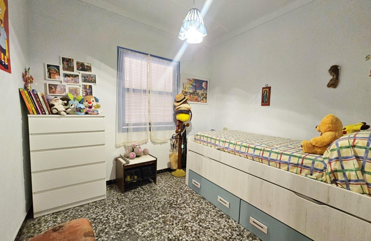 Resale - Commercial -
Torrevieja - Centro
