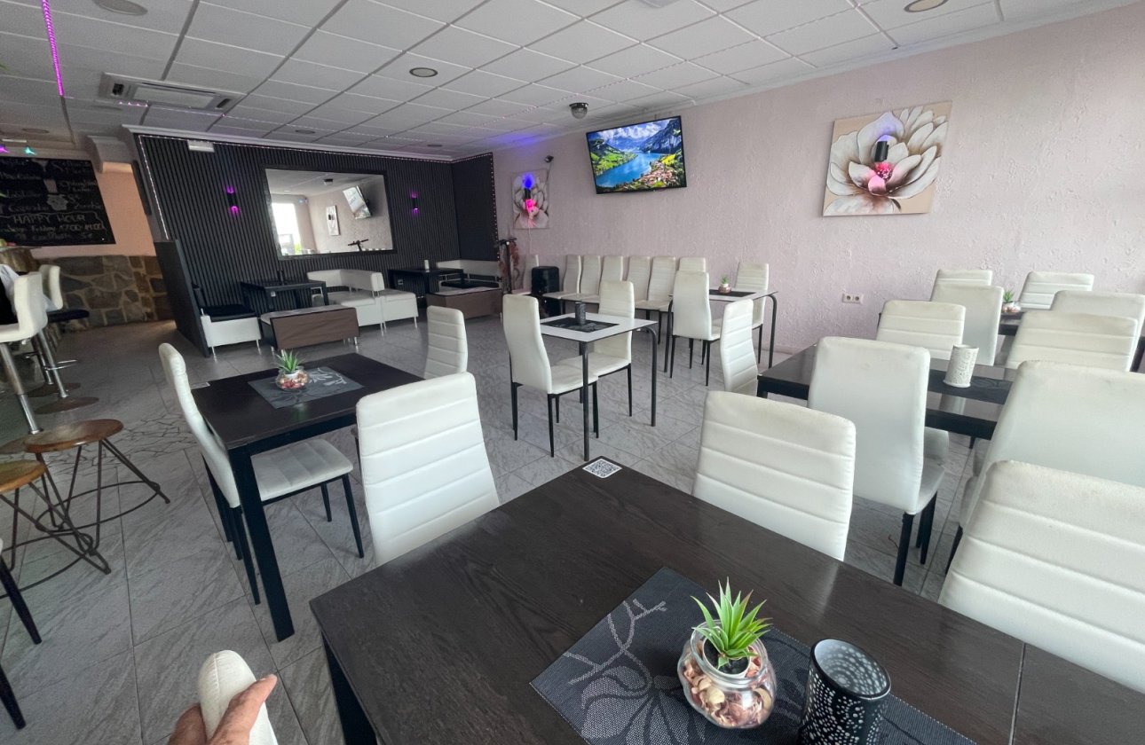 Resale - Commercial -
Torrevieja - Costa Blanca