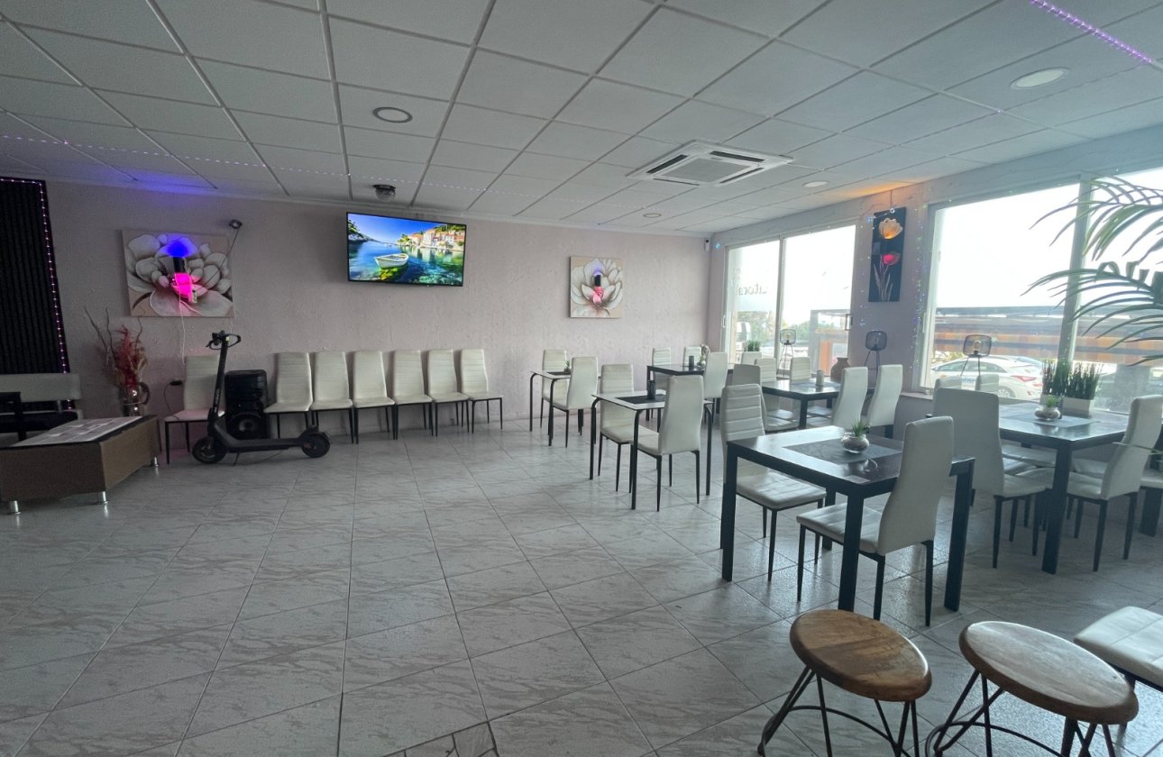 Resale - Commercial -
Torrevieja - Costa Blanca
