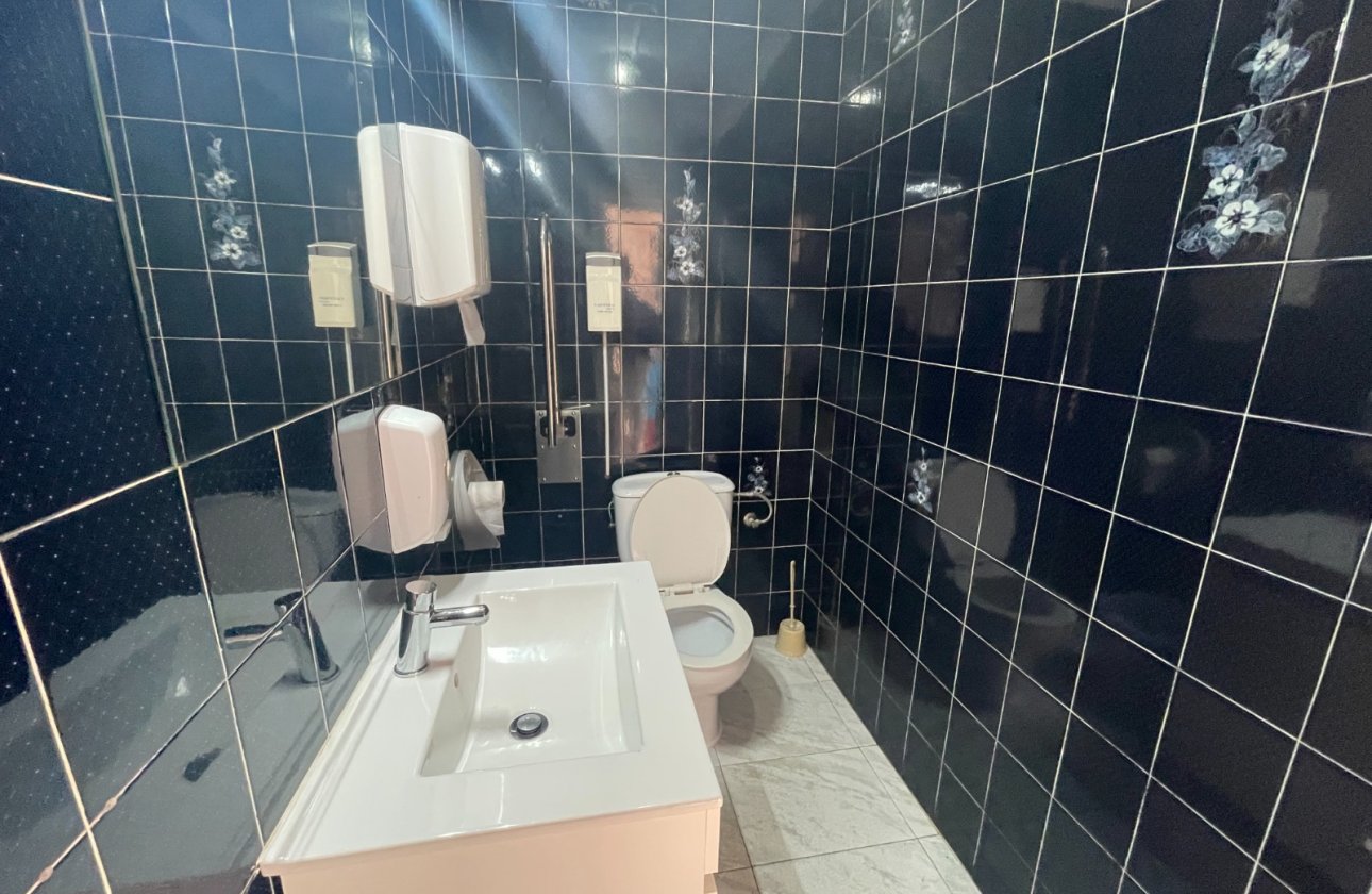 Resale - Commercial -
Torrevieja - Costa Blanca