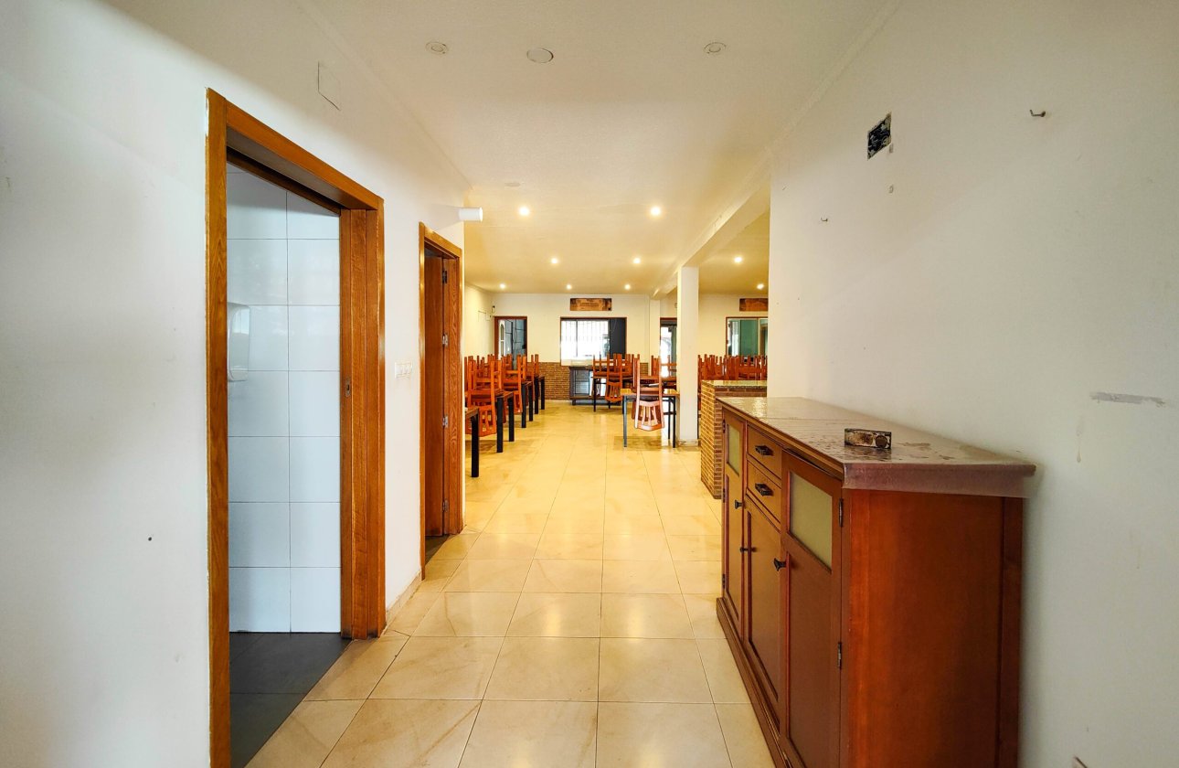 Resale - Commercial -
Torrevieja - Costa Blanca