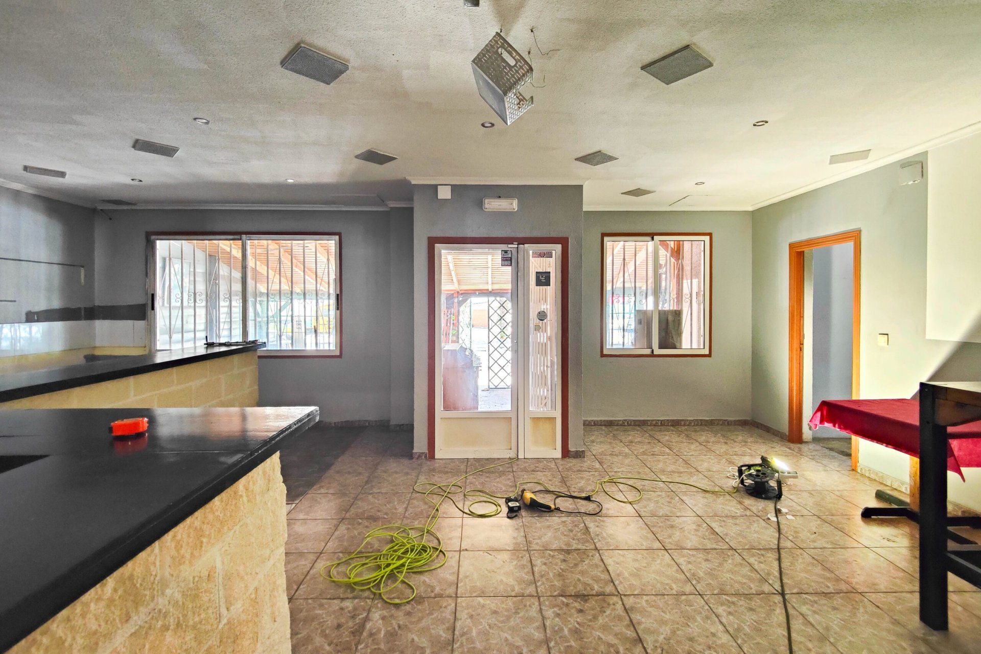 Resale - Commercial -
Torrevieja - Costa Blanca