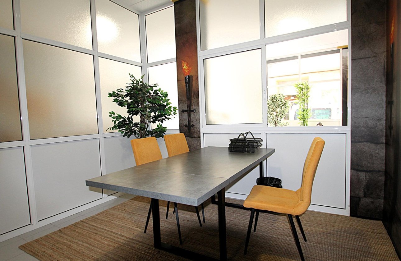 Resale - Commercial -
Torrevieja - Las Piscinas Naturales