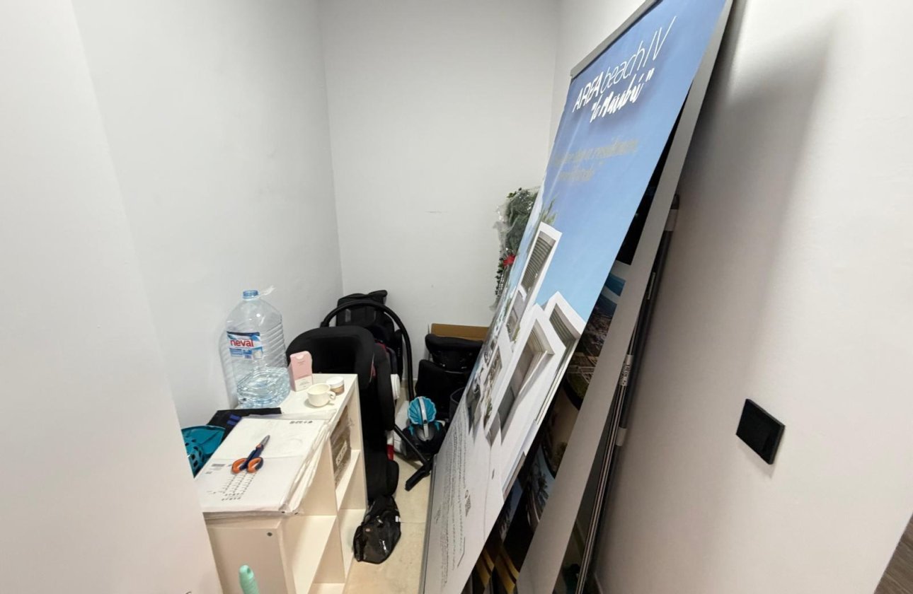 Resale - Commercial -
Torrevieja - Playa de los Locos