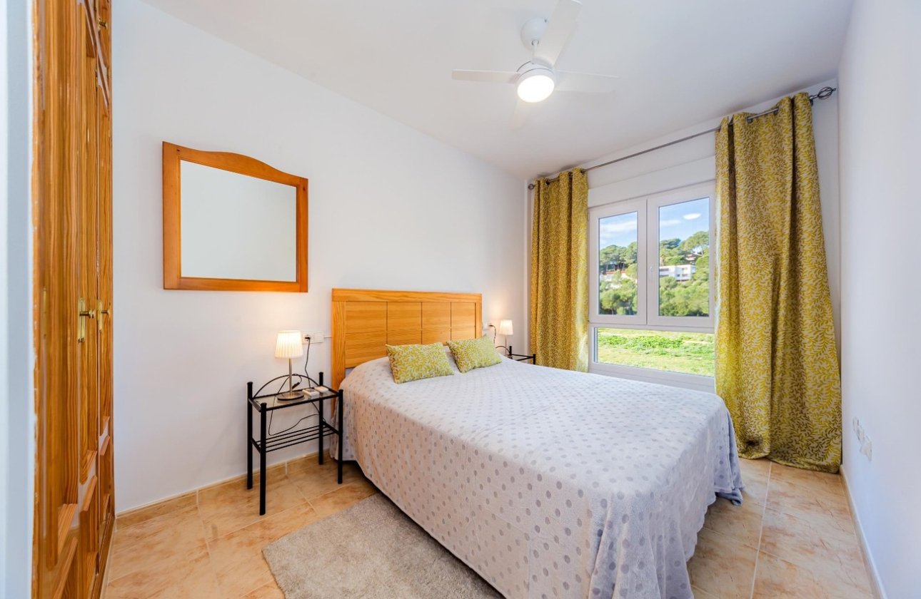 Resale - Dúplex -
Dehesa de Campoamor - Costa Blanca