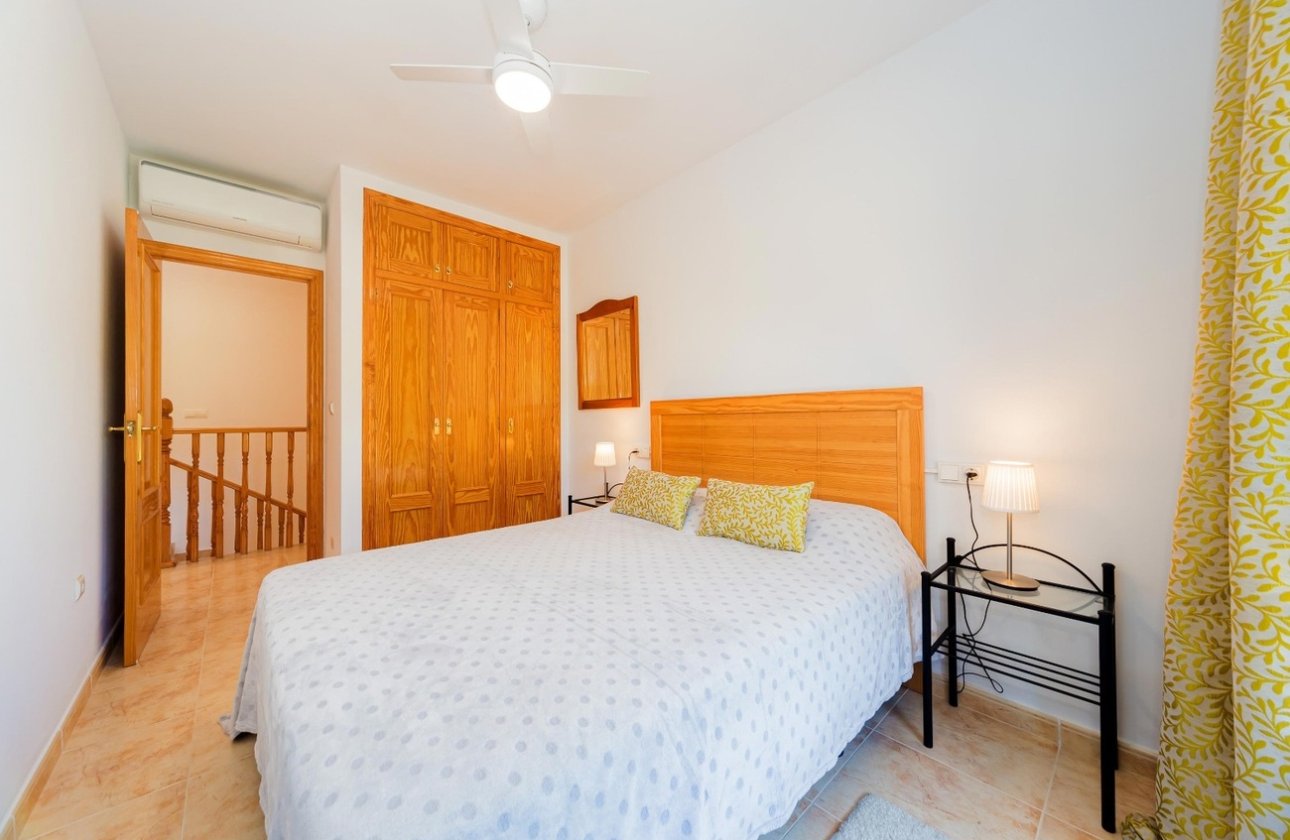 Resale - Dúplex -
Dehesa de Campoamor - Costa Blanca