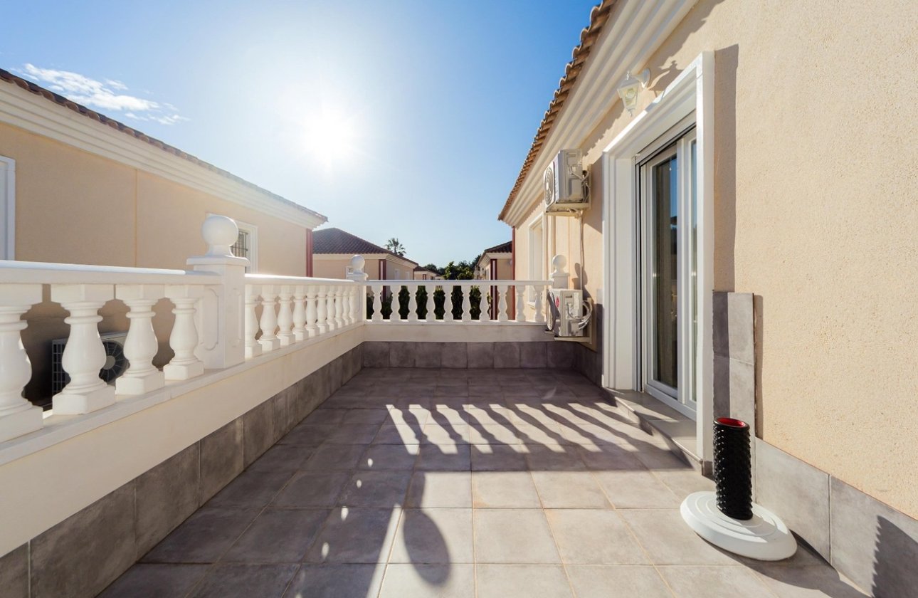 Resale - Dúplex -
Dehesa de Campoamor - Costa Blanca