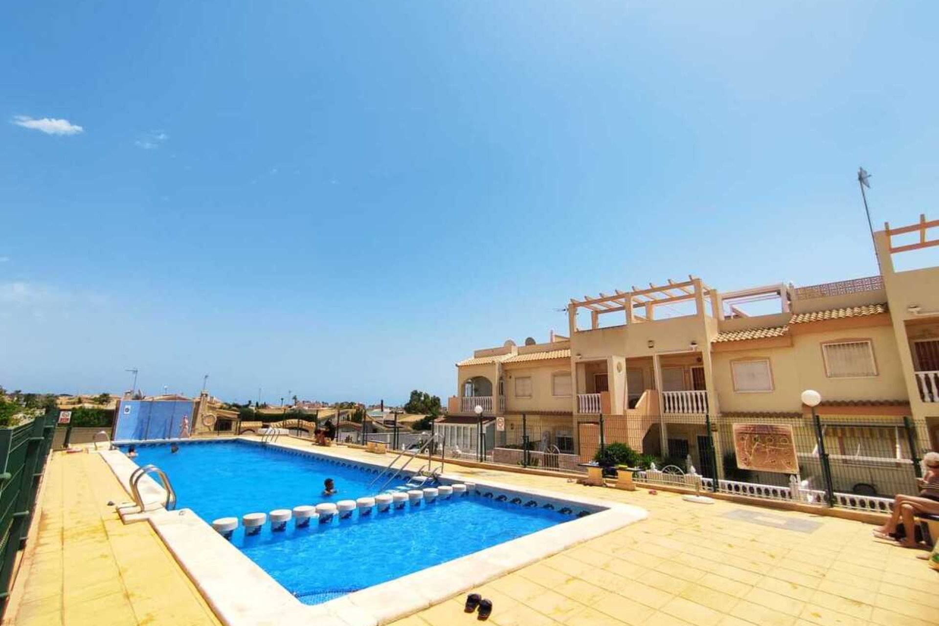 Resale - Dúplex -
La Florida - Inland