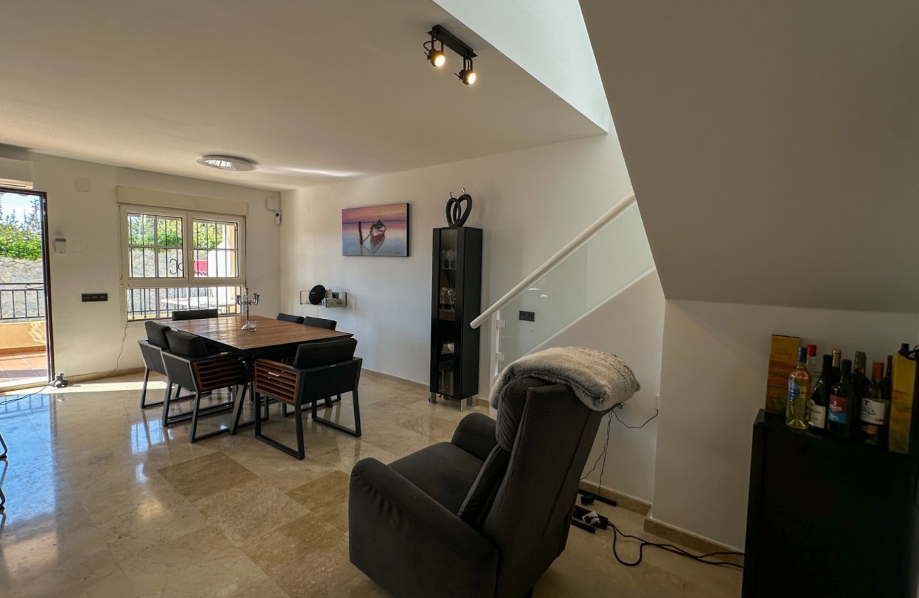 Resale - Dúplex -
Orihuela Costa - Costa Blanca