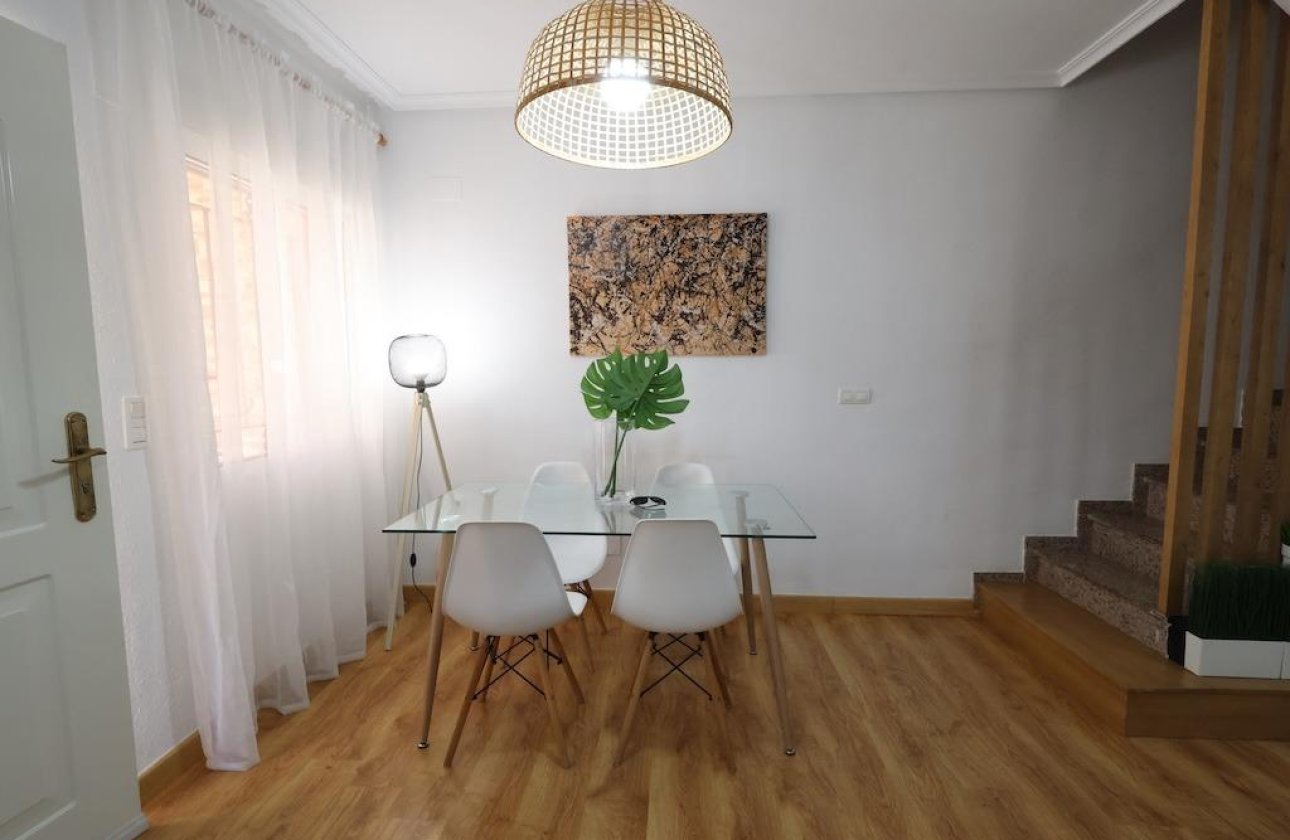 Resale - Dúplex -
Orihuela Costa - Costa Blanca