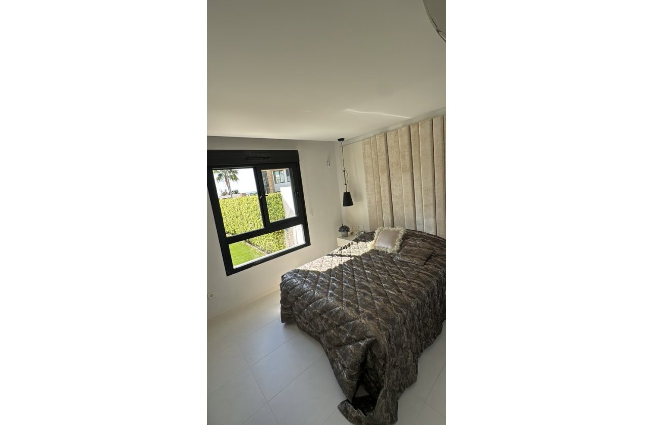 Resale - Dúplex -
Orihuela Costa - Costa Blanca