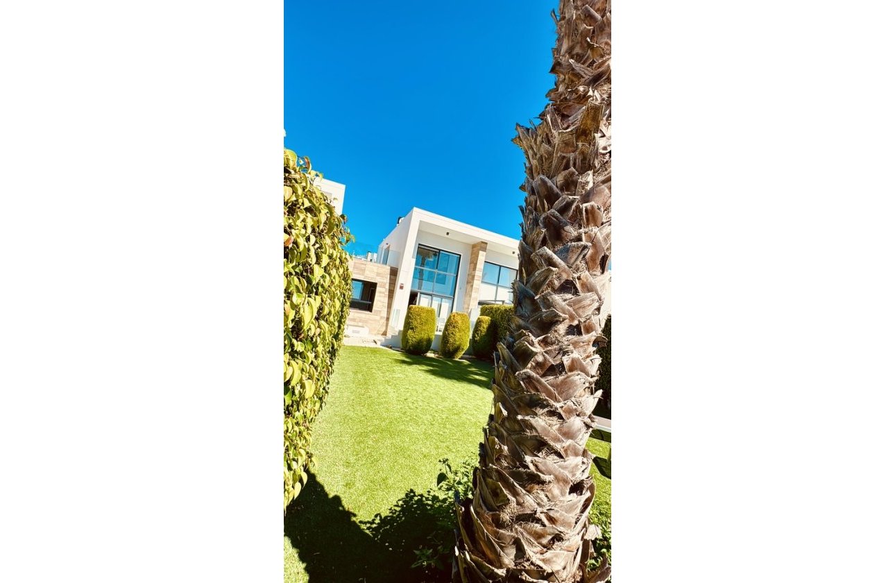 Resale - Dúplex -
Orihuela Costa - Costa Blanca