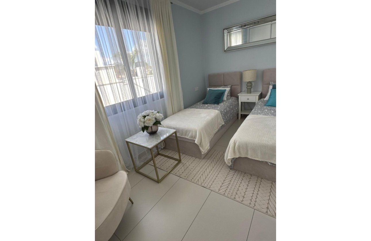 Resale - Dúplex -
Orihuela Costa - Costa Blanca