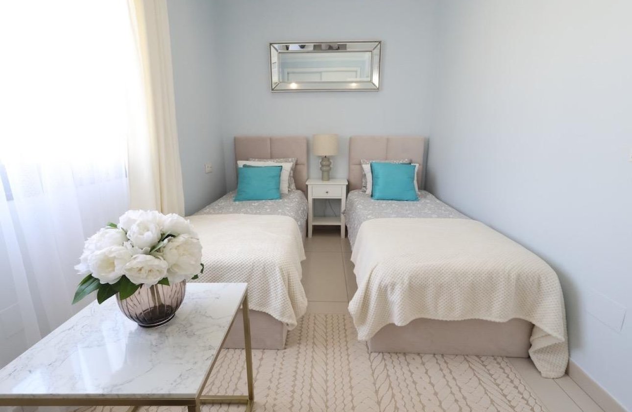 Resale - Dúplex -
Orihuela Costa - Costa Blanca